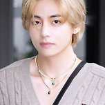 일본으로 출국하는 방탄 뷔 기사사진 이미지