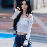 오늘 성수 에스파 리치맨 팝업스토어 참석한 지민정 고화질jpg 이미지