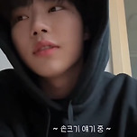 손 크기 진짜 말이 되나 싶은 남돌 이미지