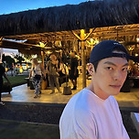 인스타에 발리 여행 사진 올려준 김우빈❤️신민아 이미지