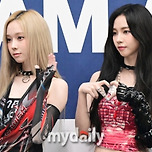 오늘자 지민정 월드 드림 어워즈 레드카펫 기사사진 jpg 이미지