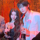 투샷 찍는 장원영 변우석 이미지