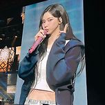 오늘자 에스파 시드니 막콘 카리나 전광판 jpg 이미지