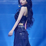 “역시 카리나”… 솔로곡 ‘업’ 멜론차트서 실시간 1위 이미지