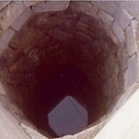 호기심천국에 방영된 &#39;자살우물&#39; 이미지