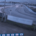 경찰 추격을 피하다 컨테이너 뚫어버린 음주운전자 이미지