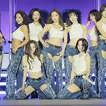 오늘 트와이스가 멘트 없이 무대 달린 이유 이미지