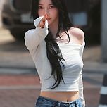 오늘 성수 에스파 리치맨 팝업스토어 참석한 지민정 고화질jpg 이미지