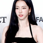 250920 TMA 레드카펫 카리나 gif 이미지