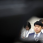 국회서 &#34;미친 여자 발언 기억하나&#34; 묻자 의협회장 &#34;표현의 자유&#34; 이미지