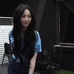 &#39;처음이라고?&#39; 카리나, 시구 비하인드 공개…&#34;친언니가 롯대 광팬&#34; 이미지