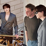 ‘아이유♥’ 이종석, 파리 패션쇼 깜짝 등장! 로에베 사로잡은 댄디한 슈트 셋업 패션 이미지