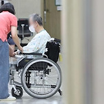 '휴진 불참' 신경과 교수 "10년 후 의사 수 때문에 지금 환자 죽어도 되나" 이미지