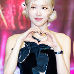 블랙핑크 로제, 하이브·민희진 질문에 즉답 대신 "뉴진스 사랑해" 이미지