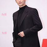 &#39;김새론 열애 논란&#39; 김수현, &#39;굿데이&#39;·&#39;넉오프&#39;·광고계 타격 불가피 [D:이슈] 이미지