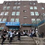 “이선균 잊었나?” BTS 슈가 과열 취재경쟁에 쏠린 우려[스경X이슈] 이미지