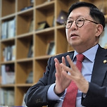 [단독] 유용원 “마음만 먹으면 핵무장?...박정희 이후 핵 개발 노력 없어” 이미지