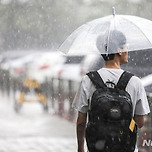 밤낮없는 무더위 속 소나기…&#39;찜통더위&#39; 계속[오늘날씨] 이미지