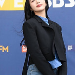 엑소 이어 레벨도 흔들, 10주년 조이의 SM 작심 저격 “더 말 못 한다”[이슈와치] 이미지