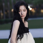 김지원, 신전서 내려온 여신..화보 B컷이 이 정도 이미지