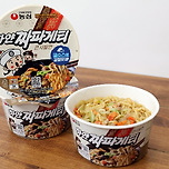 “소스 빠진거 아니에요” 농심, 상식 파괴 ‘하얀 짜파게티’ 출시 이미지