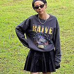 김나영 RAIVE 맨투맨 이미지