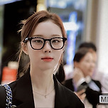 에스파 윈터의 시크한 공항패션 사복 이미지