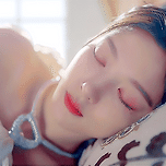 예쁜 닭강정 김유정 이미지