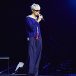 요즘 작정하고 다양하게 말아준다는 지드래곤 사복.jpg 이미지