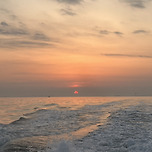 바다위에서 본 하늘 이미지