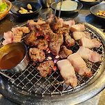 바닷가 흑돼지구이집 이미지