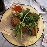 양송이튀김에 고수 이미지