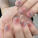 부담스럽지 않으면서도 포인트는 있는 짧은 손톱 네일 이미지