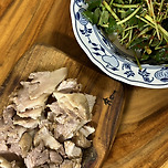 참나물무침 수육 이미지