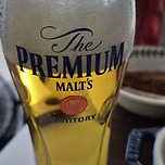 맥주 땡겨 만든 소시지 샌드위치 이미지