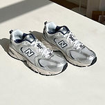 유행할 정도로 인기는 많았으나 호불호는 엄청 갈리는 운동화 색상 갑...jpg 이미지