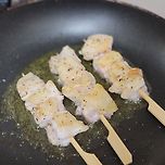 애기 반찬 닭꼬치 이미지