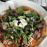 점심빠르게! 난으로 스테이크 피자 이미지