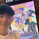 스파이더맨 보고 극찬하는 이제훈 이미지