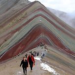 '무지개 산'이라는 이름을 가진 페루 비니쿤카.jpg 이미지