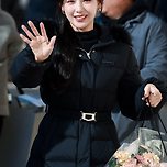 251117 김지원 듀베티카 포토콜 행사 고화질 이미지