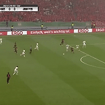 독일 포칼 결승 레버쿠젠 자카의 중거리 결승골장면.gif 이미지