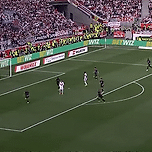 분데스리가 슈투트가르트 정우영 시즌 첫골장면.gif 이미지