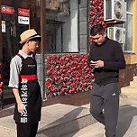 친절한 점원들.gif 이미지