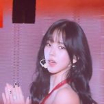 251126 에스파 오사카 콘서트 카리나 전광판 이미지