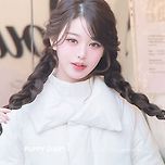 251116 아이더X코스모폴리탄 캐시미어 트레일러 팝업 포토콜 행사 참석한 아이브 장원영 고화질 이미지