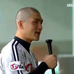 머리 박박 밀고 나는나비 부르던 신인 오지환이 이미지