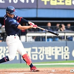 전준우 롯데 첫 '20년 근속' 선수 된다, KBO 역사상 4번째 금자탑... '리빙 레전드' 향해 뚜벅뚜벅 이미지