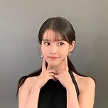 아이유 인스타그램 흰vs검 이미지