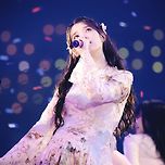 최근 팬콘서트 아이유 사진 이미지